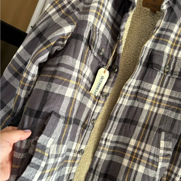 🩶New Outdoor life🖤flannel men’s shirt size(S/C) - Picture 4 of 10